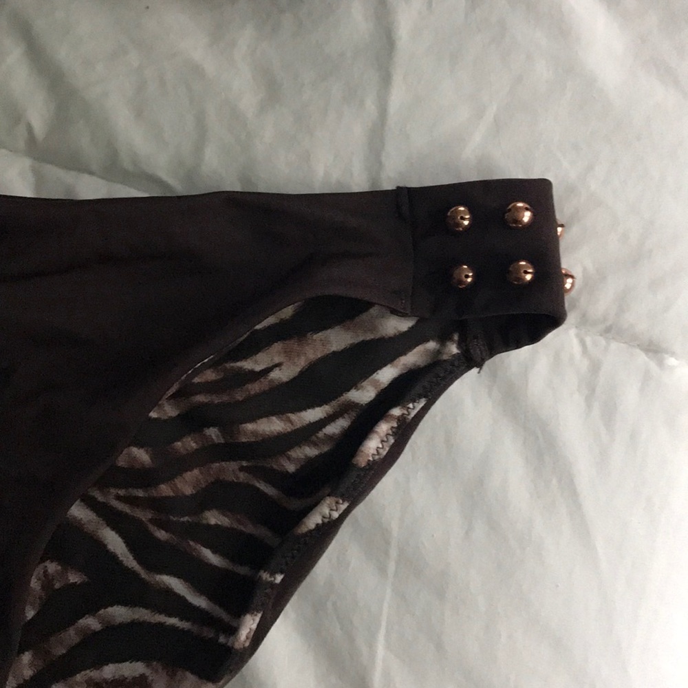 Bathing suit - Picture 3 of 3